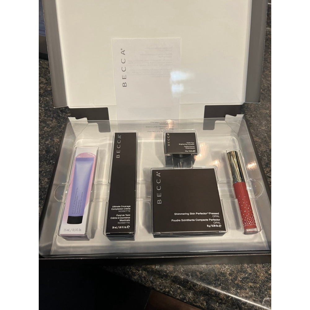 NEW BECCA Ultimate Perfection Complexion 5-Piece Kit NEW in Box RARE NOISETTE